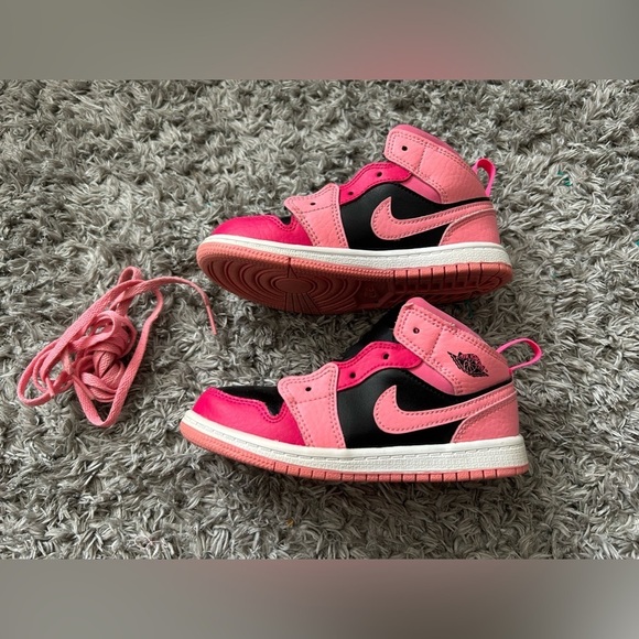 Jordan’s Toddler Girls Size 10c - Picture 8 of 14